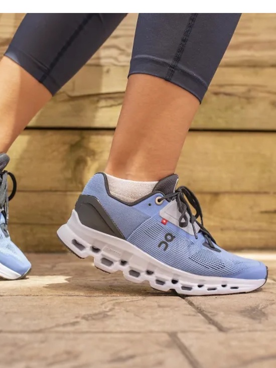 On Running Shoes - On cloudstratus Women size 8 Sky Blue and  yellow  Running Shoes
